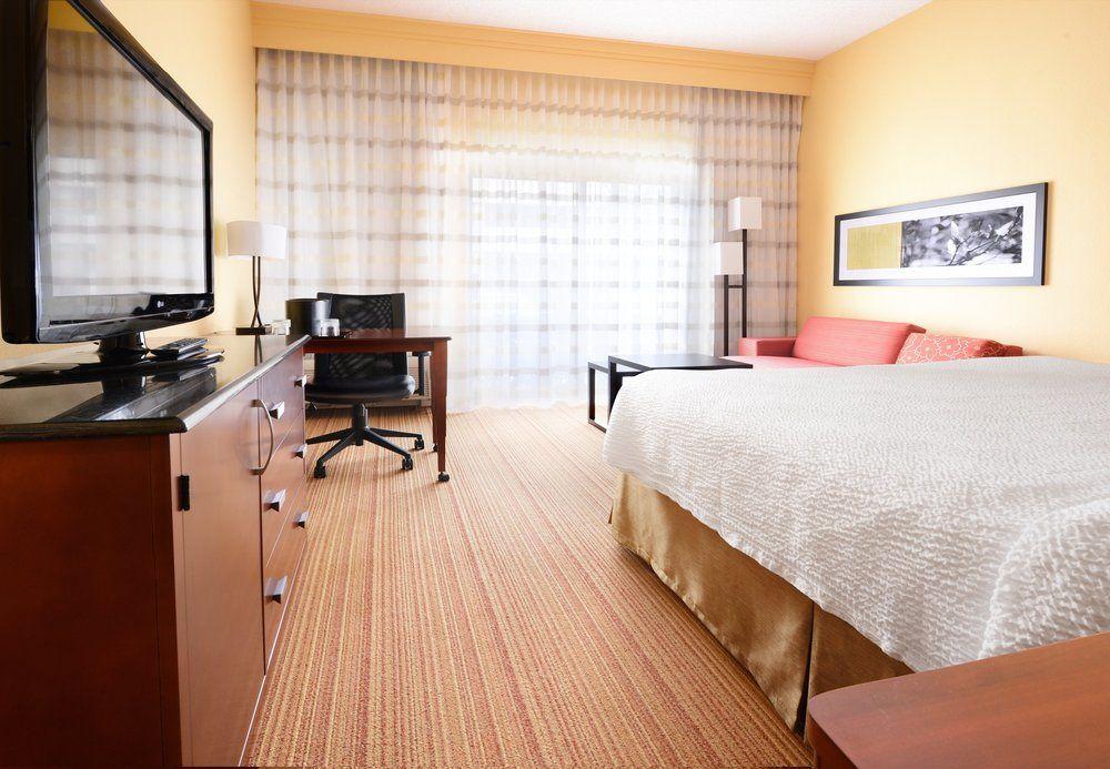 Courtyard By Marriott Dallas Plano In Legacy Park Экстерьер фото