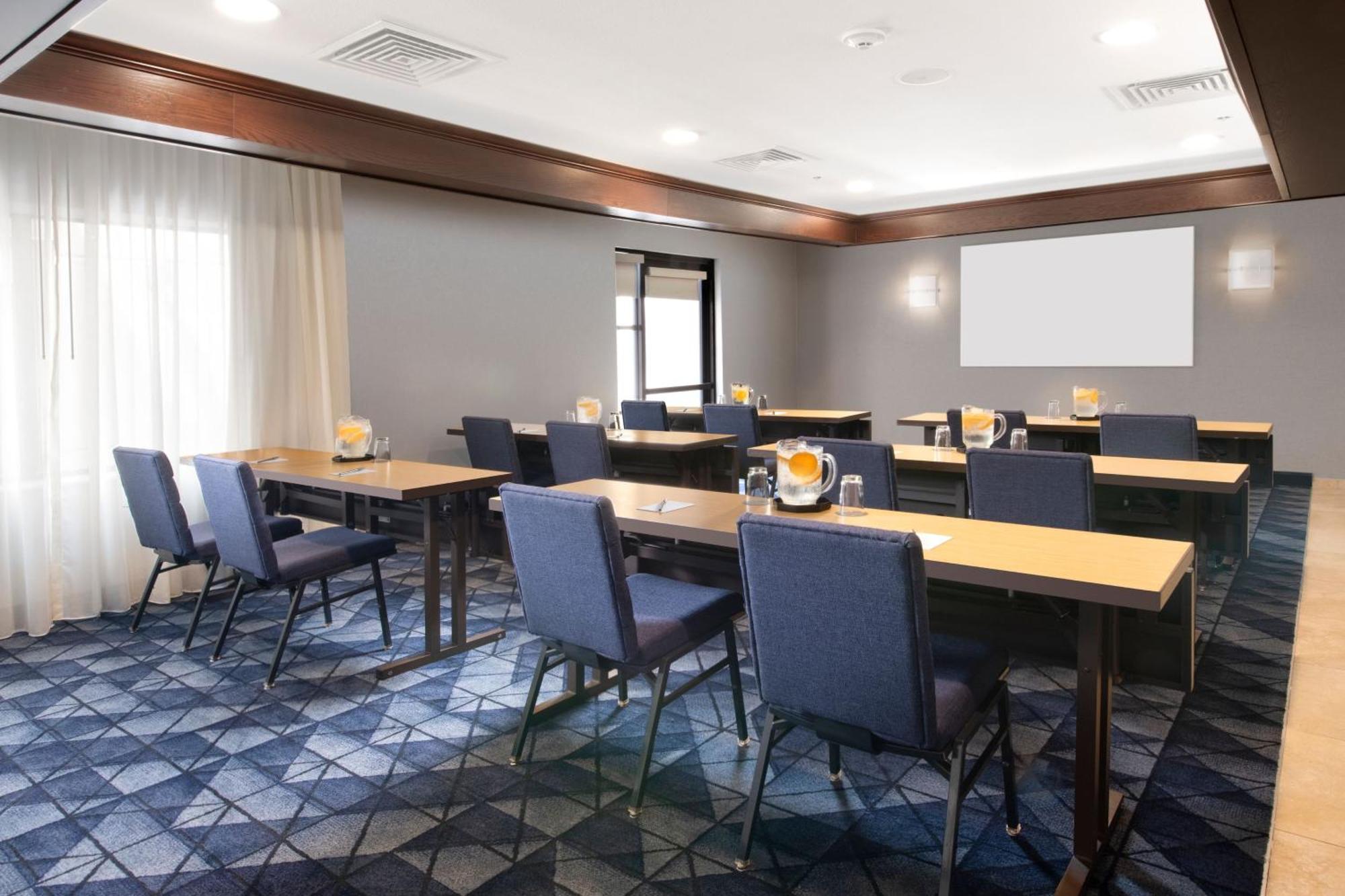 Courtyard By Marriott Dallas Plano In Legacy Park Экстерьер фото