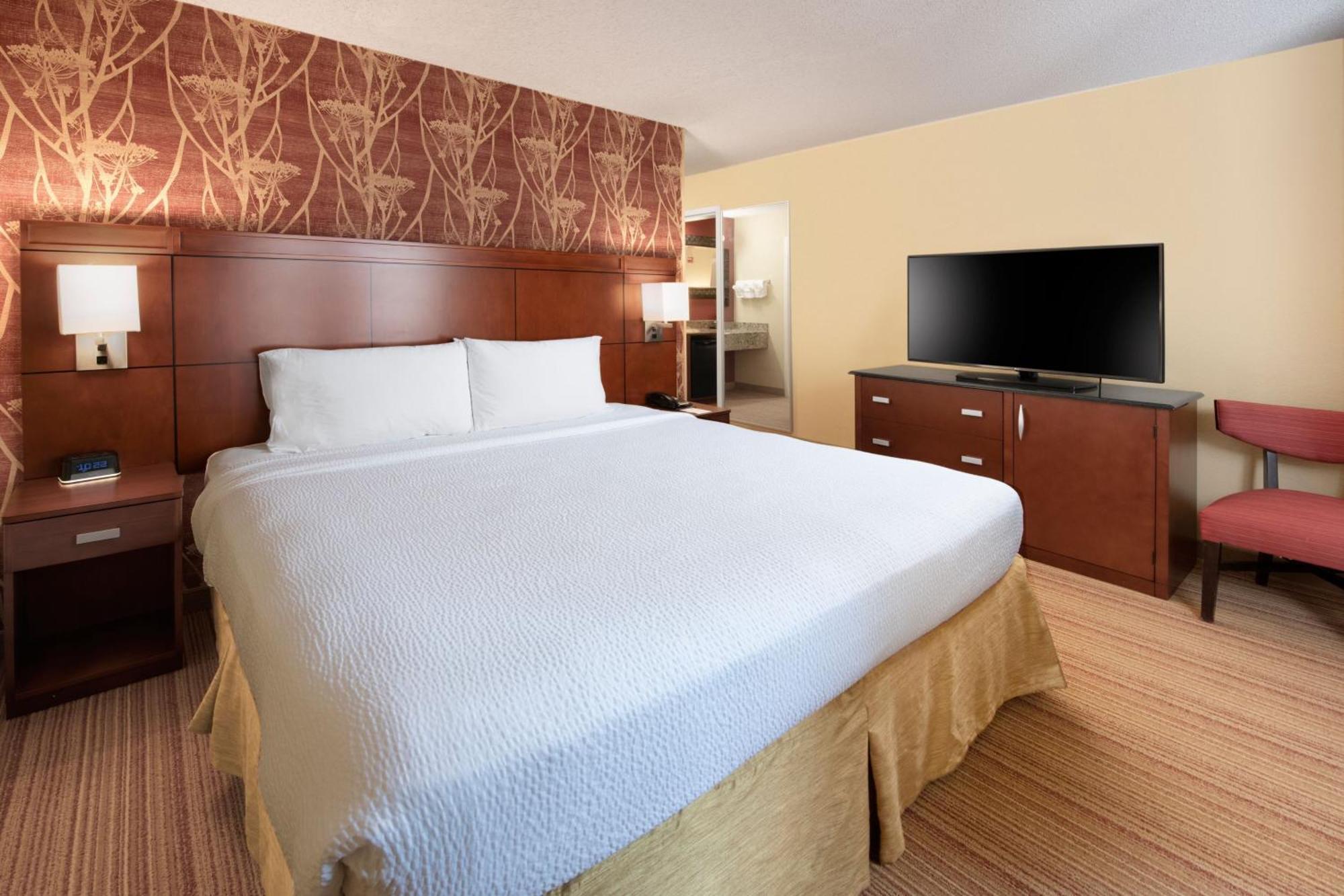 Courtyard By Marriott Dallas Plano In Legacy Park Экстерьер фото